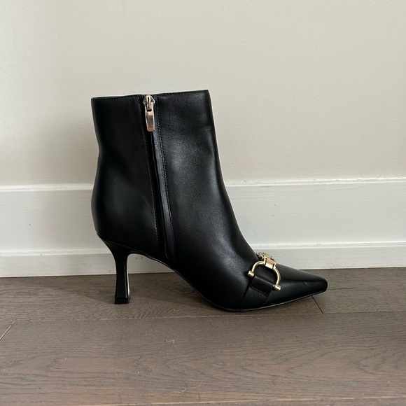 Nine West black leather ankle boot with buckle detail - Picture 4 of 7